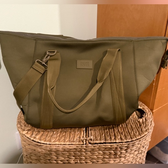 DAGNE DOVER Landon Neoprene Carryall Bag in LARGE- DARK MOSS (olive) - Picture 2 of 10